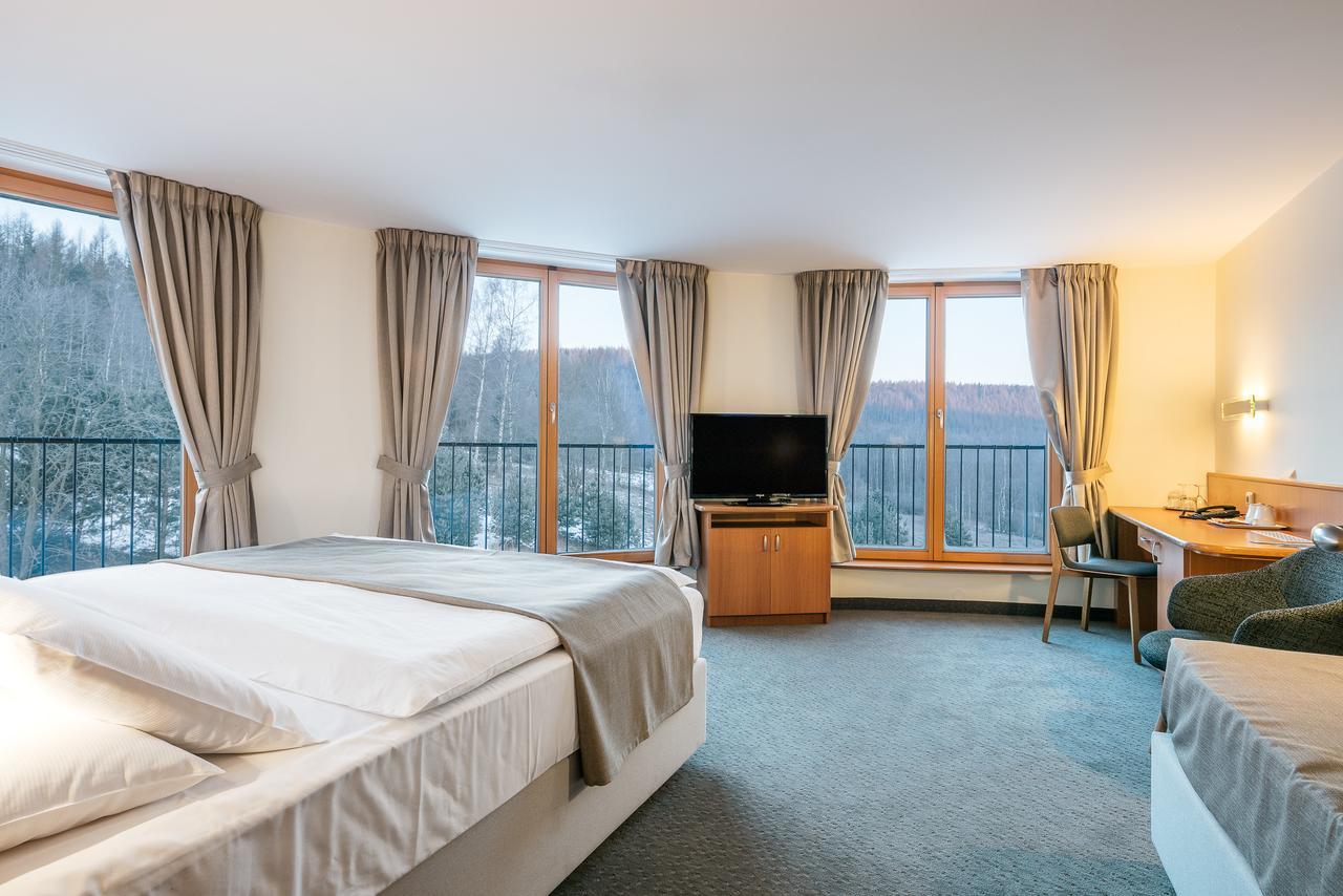 Hotel Ostrov Tisá エクステリア 写真