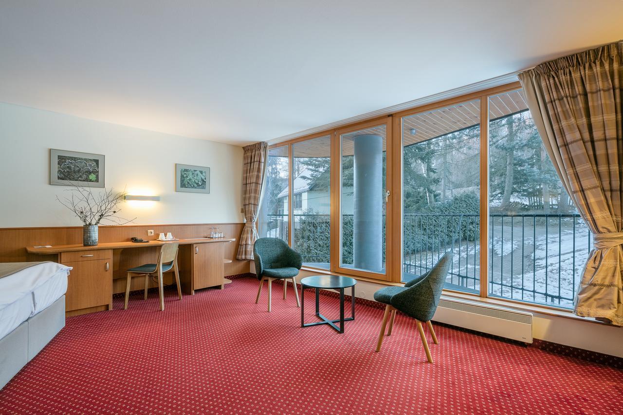 Hotel Ostrov Tisá エクステリア 写真