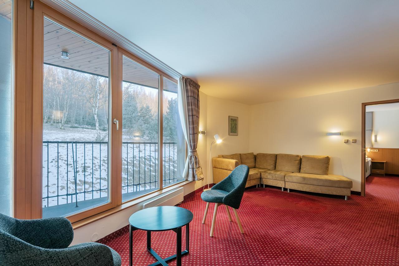 Hotel Ostrov Tisá エクステリア 写真